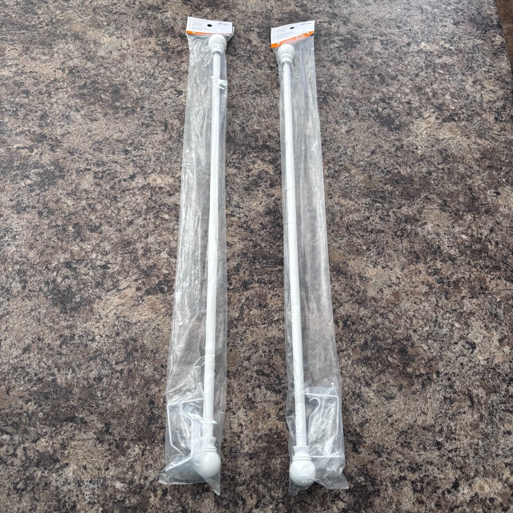 Set of 2 White Adjustable Curtain Rods
